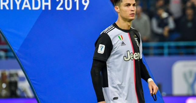 Ronaldo hành động xấu xí trong ngày Juventus mất chức vô địch