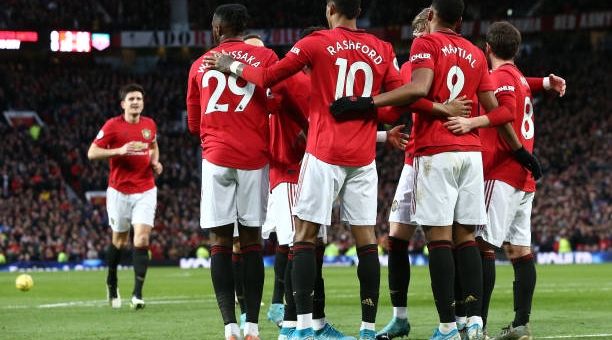 MU tìm lại nụ cười trong ngày Old Trafford đổ mưa bàn thắng