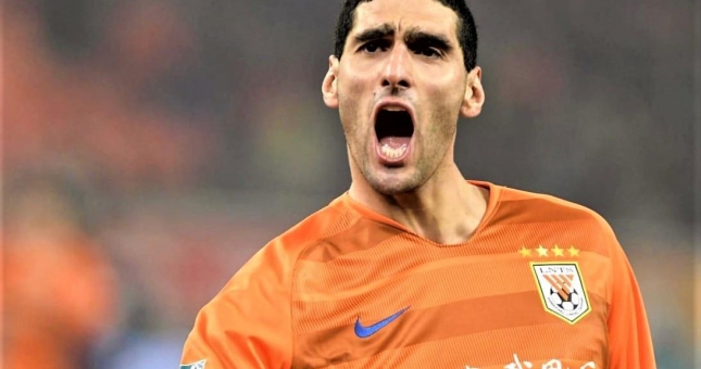 Sợ virus Corona, cựu sao MU cùng đồng nghiệp rục rịch rời Trung Quốc