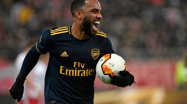 Lacazette lên tiếng, Arsenal thoát hiểm trên đất Hy Lạp