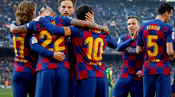 Barca chiếm ngôi đầu trong ngày Messi lập cú poker siêu hạng