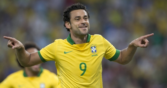 'Thảm họa World Cup' của Brazil đạp xe 600km ra mắt CLB mới