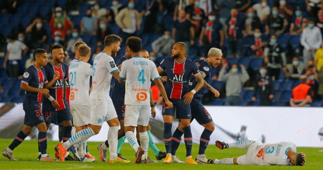 Neymar nhận án phạt ngỡ ngàng sau màn 'hỗn chiến'