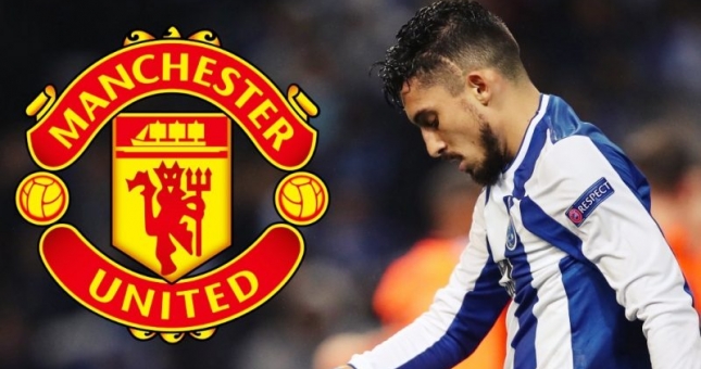 VIDEO: Tân binh MU tự làm đau mình trên chấm penalty