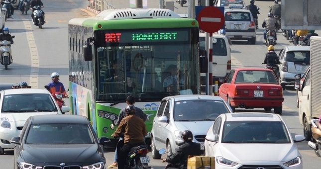 Hà Nội miễn phí buýt nhanh đến sau Tết, sau đó sẽ xử phạt 'nghiêm' xe lấn làn