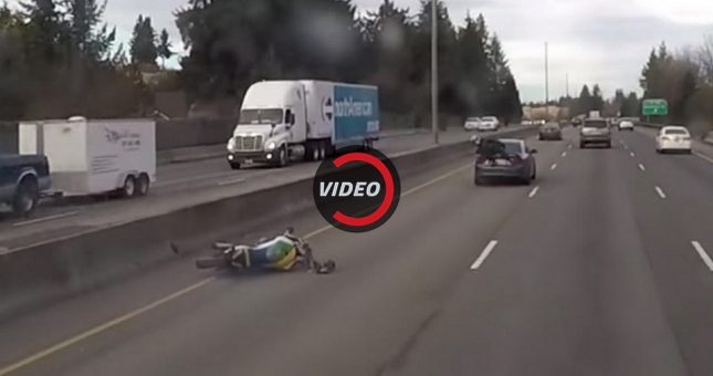 Video: Tai nạn mô tô phân khối lớn may mắn nhất năm