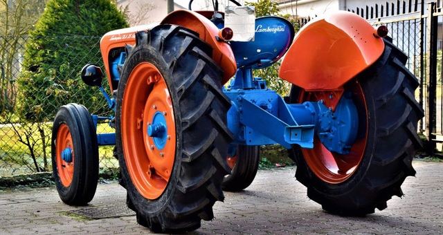 Rao bán 'máy cày' Lamboghini với giá hơn 600 triệu đồng