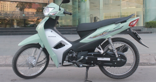 Cầm lái chiếc xe quốc dân Honda Wave Alpha 110