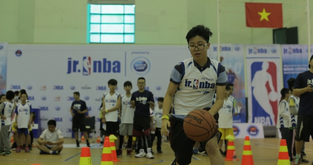 900 em nhỏ HN tham dự hội trại tuyển chọn tài năng bóng rổ  