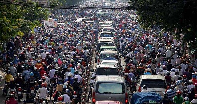 Cấm xe máy là xúc phạm dân nghèo