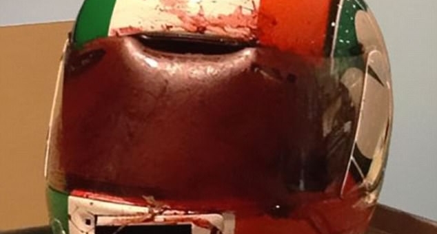 Rợn người: Bạn có còn dám đội mũ bảo hiểm kém chất lượng?