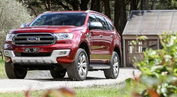 Ô tô Toyota giảm chưa từng có, Ford xuống giá tới 134 triệu