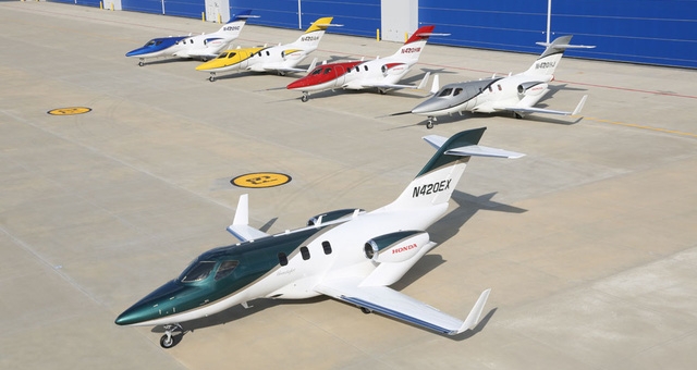 Máy bay 'ruồi' HondaJet sẽ bán tại VN, siêu xe sắp hết thời?