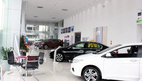 Ô tô giảm giá tận đáy, sang 2018 sẽ còn xuống tận đâu ?