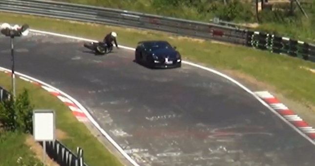 Vụ tai nạn đang làm cộng đồng mạng tranh cãi