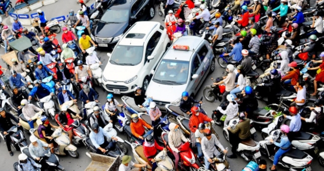 Hà Nội cấm xe máy nội thành từ 2030 là quá nóng vội?