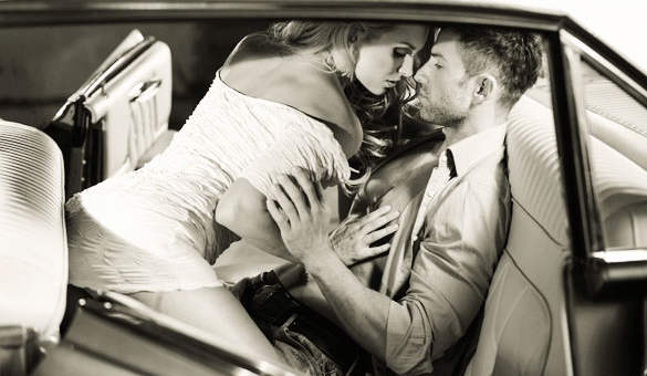 Choáng váng với số lượng cặp đôi từng 'yêu' trong xe ô tô