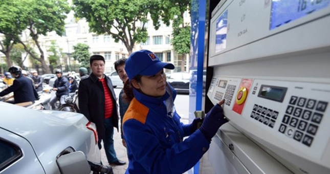 Giá xăng hôm nay tăng lần thứ 4 liên tiếp: Đắt thêm 500 đồng