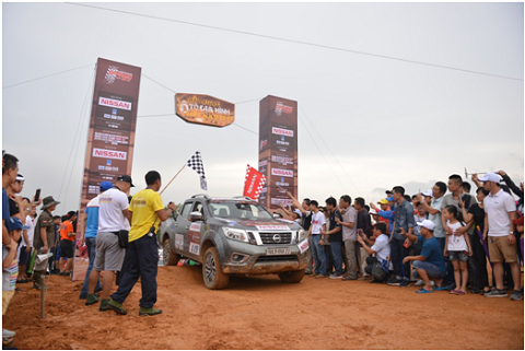 Nissan Navara_Vua bán tải tại Giải đua xe Ô tô Địa Hình 2017