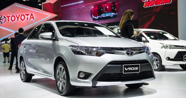 Toyota Vios giảm xuống dưới 500 triệu: Các đại lý gây sốt