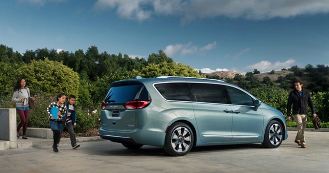 Những kinh nghiệm mua xe ô tô gia đình nhà nào cũng cần biết