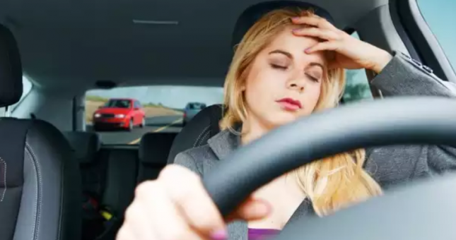 Cách tránh buồn ngủ khi lái xe