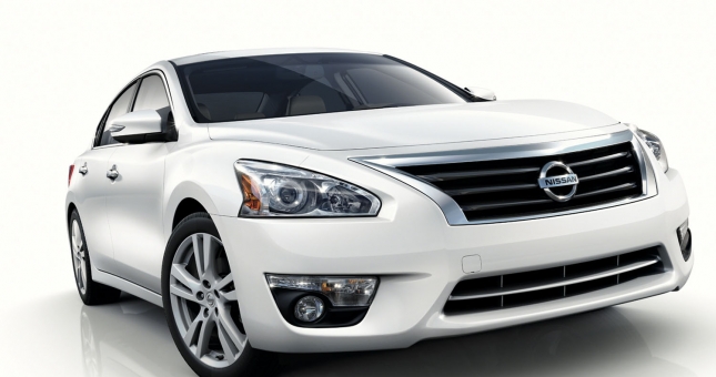 Bảng giá xe sedan Nissan: Teana, Sunny tháng 03/2018