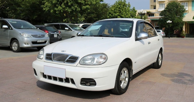 Ô tô cũ giá siêu rẻ tại Việt Nam: Dễ rước họa vào thân
