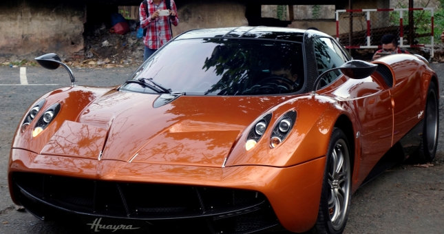 Không làm được biển số, Minh Nhựa rao bán Pagani Huayra