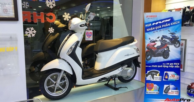 Cuối năm, giá xe tay ga biến động khó lường tại Việt Nam