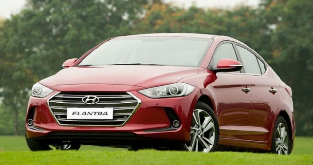 Có 600 triệu, mua Toyota Vios hay... Hyundai Elantra ?