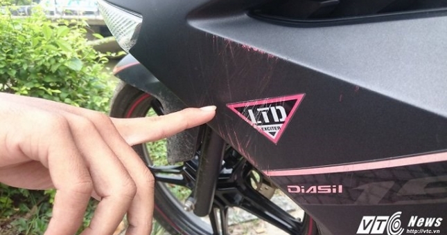 Lý do bất ngờ hàng loạt cửa hàng xe máy sơn lại xe đem bán 