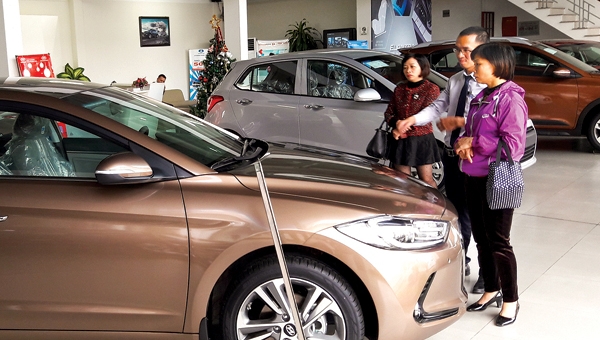 Ô tô 1 tỷ sẽ giảm giá hơn 200 triệu: Đừng vội mua xe Tết này