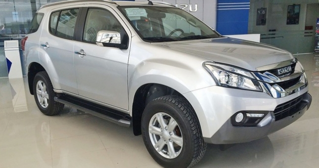 Isuzu mu-X thanh lý, giá rẻ hơn 600 triệu so với Fortuner