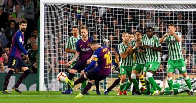 Messi - Từ vua rê dắt bóng đến chuyên gia sút phạt