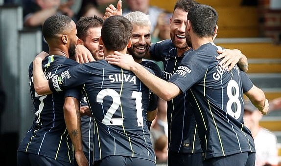 Aguero nổ súng, Man City trở lại ngôi đầu Ngoại hạng Anh