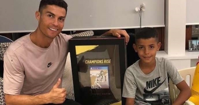 Con trai Ronaldo ghi 7 bàn trong nửa hiệp cho U9 Juventus
