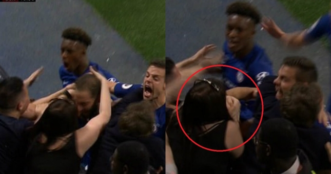 VIDEO: Higuain ăn mừng bàn thắng với fan nữ