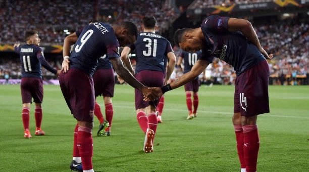 Aubameyang lập hat-trick đưa Arsenal tiến vào chung kết Europa League