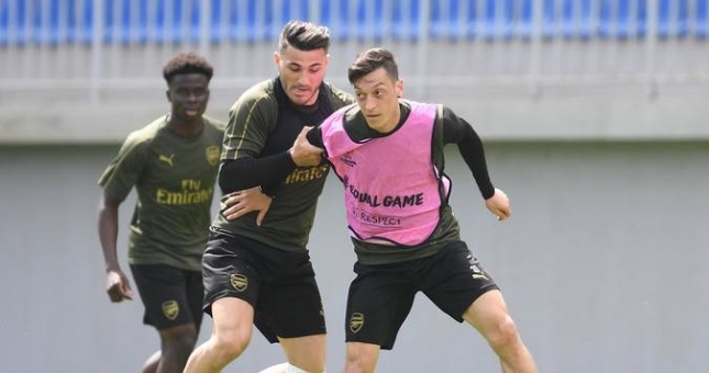 Chùm ảnh: Buổi tập đầu tiên của Arsenal trước trận chung kết Europa League