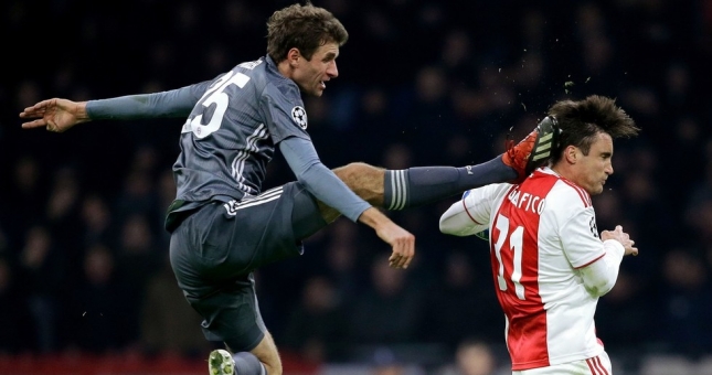 VIDEO: Những pha 'tiều phu đốn củi' ghê rợn trong bóng đá