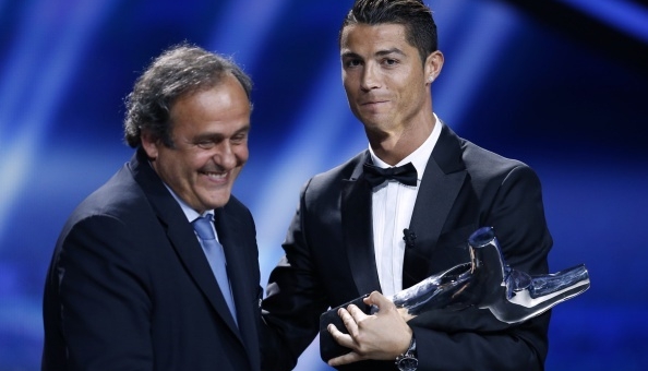 NÓNG: Người mang World Cup đến Qatar bị bắt giữ