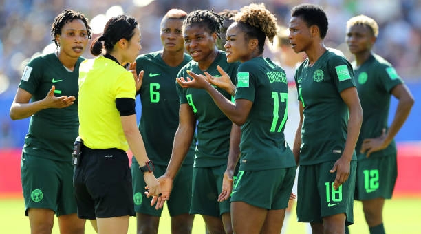 Bị loại khỏi World Cup, tuyển nữ Nigeria vẫn không chịu xách vali về nước