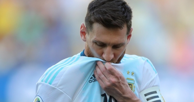 Messi: 'Mặt sân tại Copa America 2019 rất tệ hại'