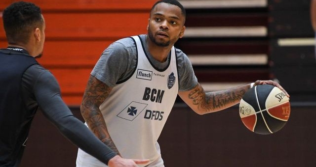 HY HỮU: Nam VĐV bị cấm thi đấu vì...có bầu