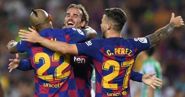 Barca vs Valencia: Gã khổng lồ thức giấc