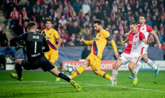 Messi nổ súng, Barca vất vả đánh bại đội bóng 'lót đường'