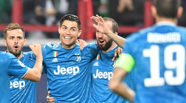 Juventus chính thức giành vé lọt vào vòng 1/8 Cúp C1