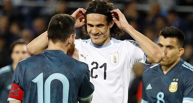 Messi đáp trả Cavani: 'Bất cứ khi nào mày muốn đánh nhau'