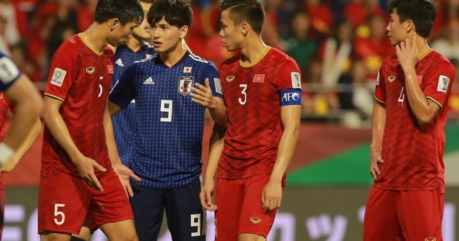 Tân binh của Liverpool từng bất lực trước hàng thủ Việt Nam